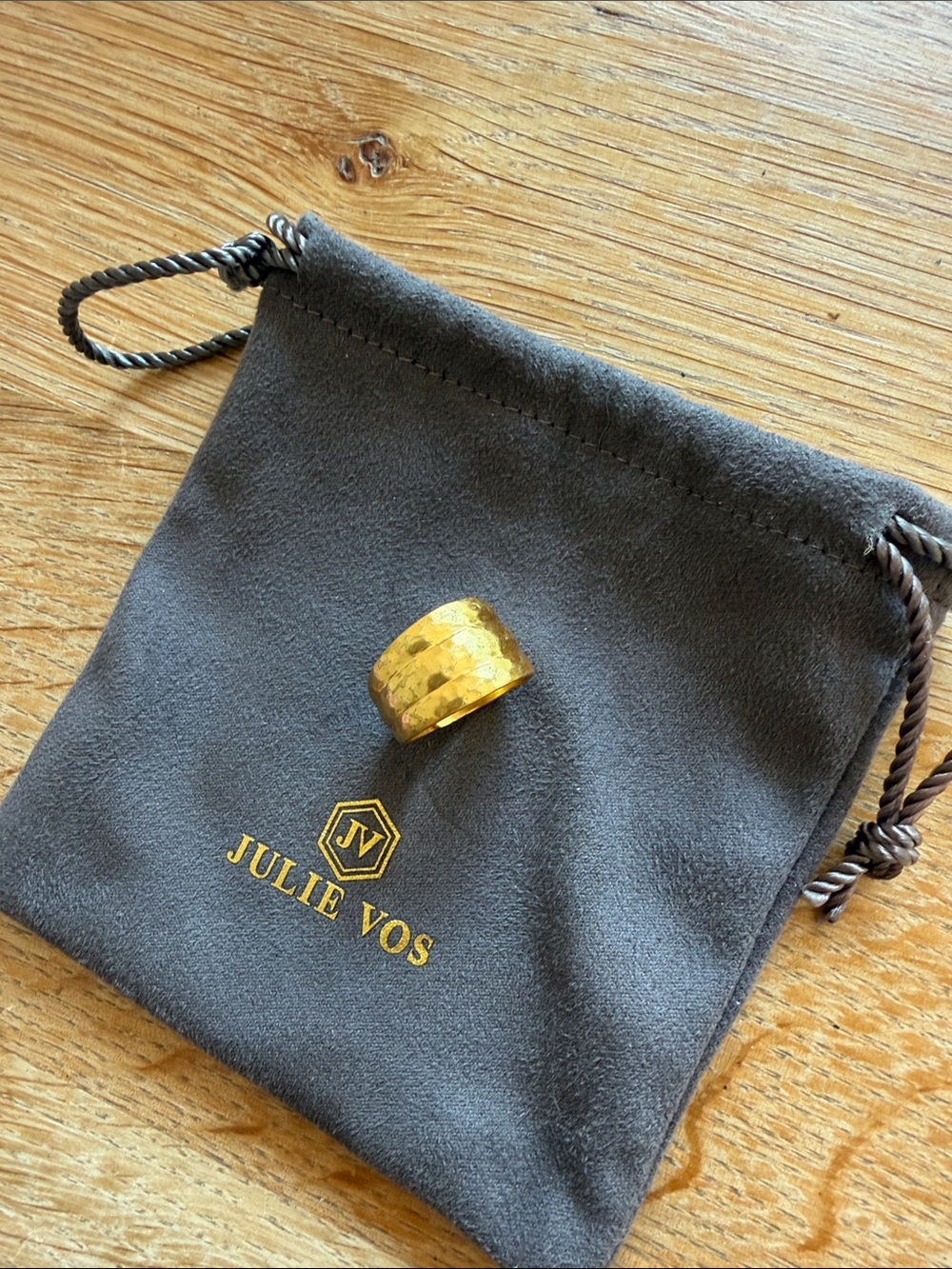 Julie Vos Ring